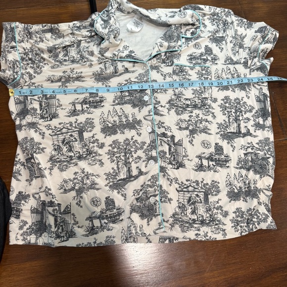 Pajama Set  Disney Haunted Mansion Hitch Hiking Ghost Toile Womens XL Rare - Picture 10 of 11